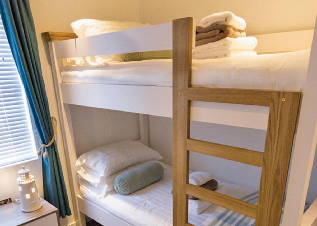 Fishguard Bay Resort Llanllawer Bagian luar foto