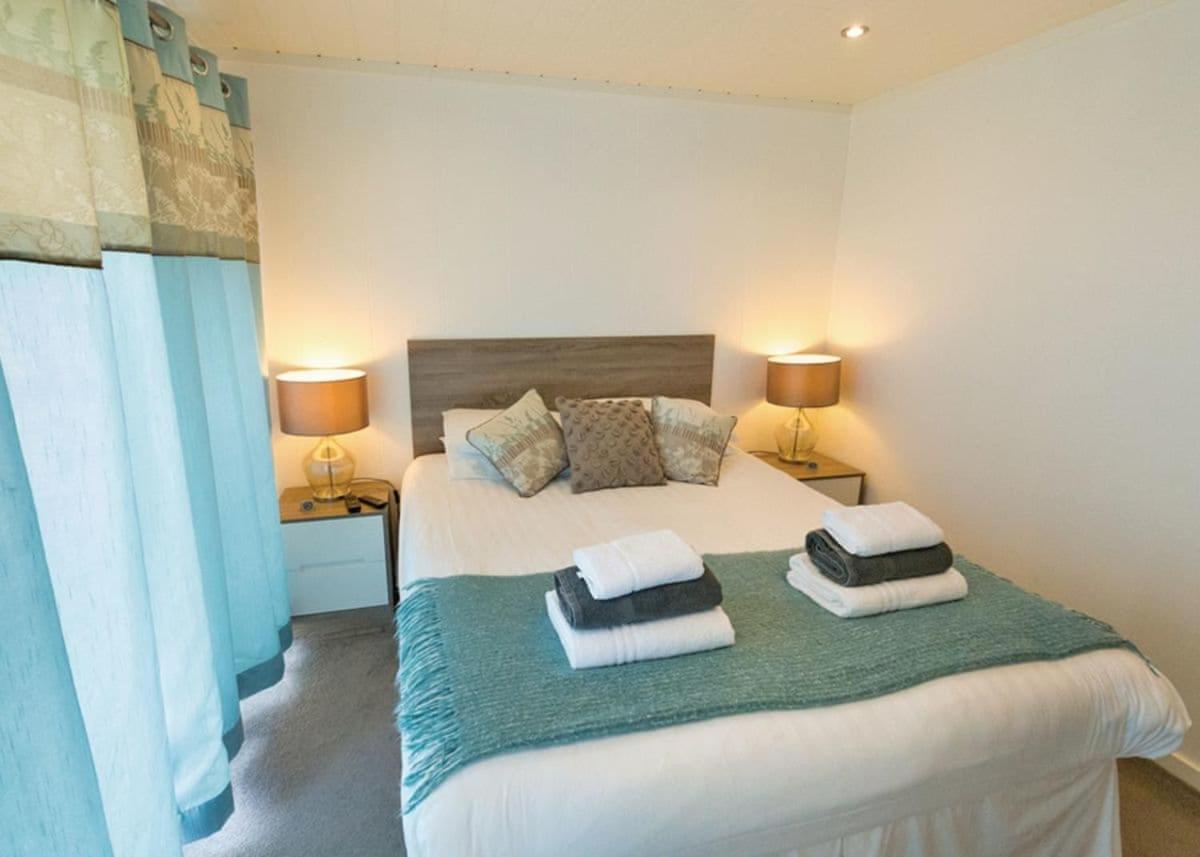 Fishguard Bay Resort Llanllawer Bagian luar foto