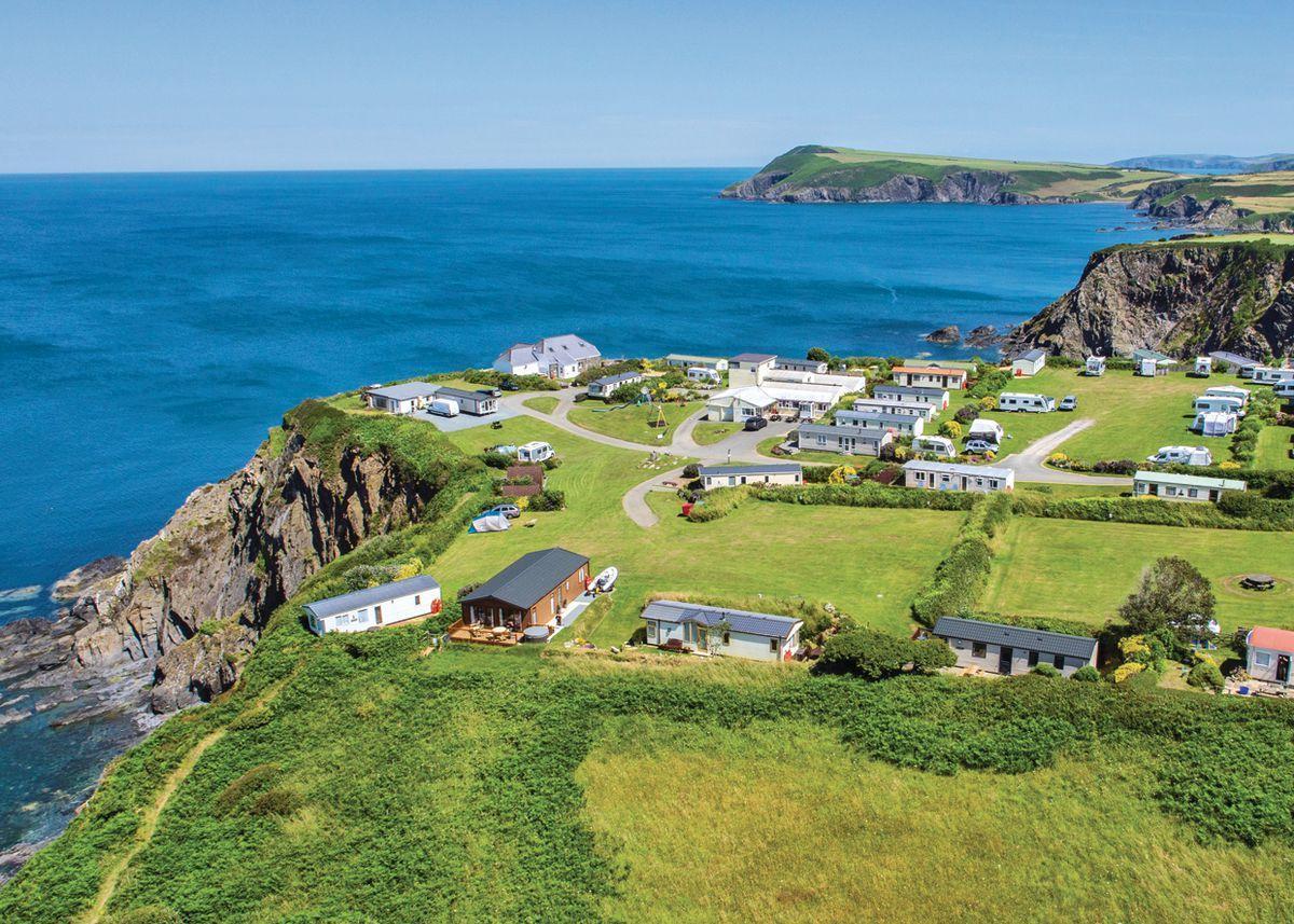 Fishguard Bay Resort Llanllawer Bagian luar foto